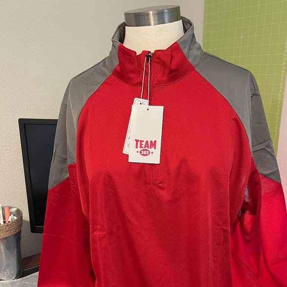 Men's Red Quarter-Zip Pullover/Sports/Outdoors - Picture 1 of 3